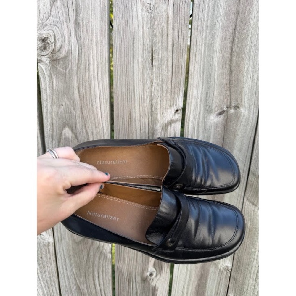 Dark Academia Preppy Naturalizer Leather Loafers 8.5 Black Low Block Heel Flats